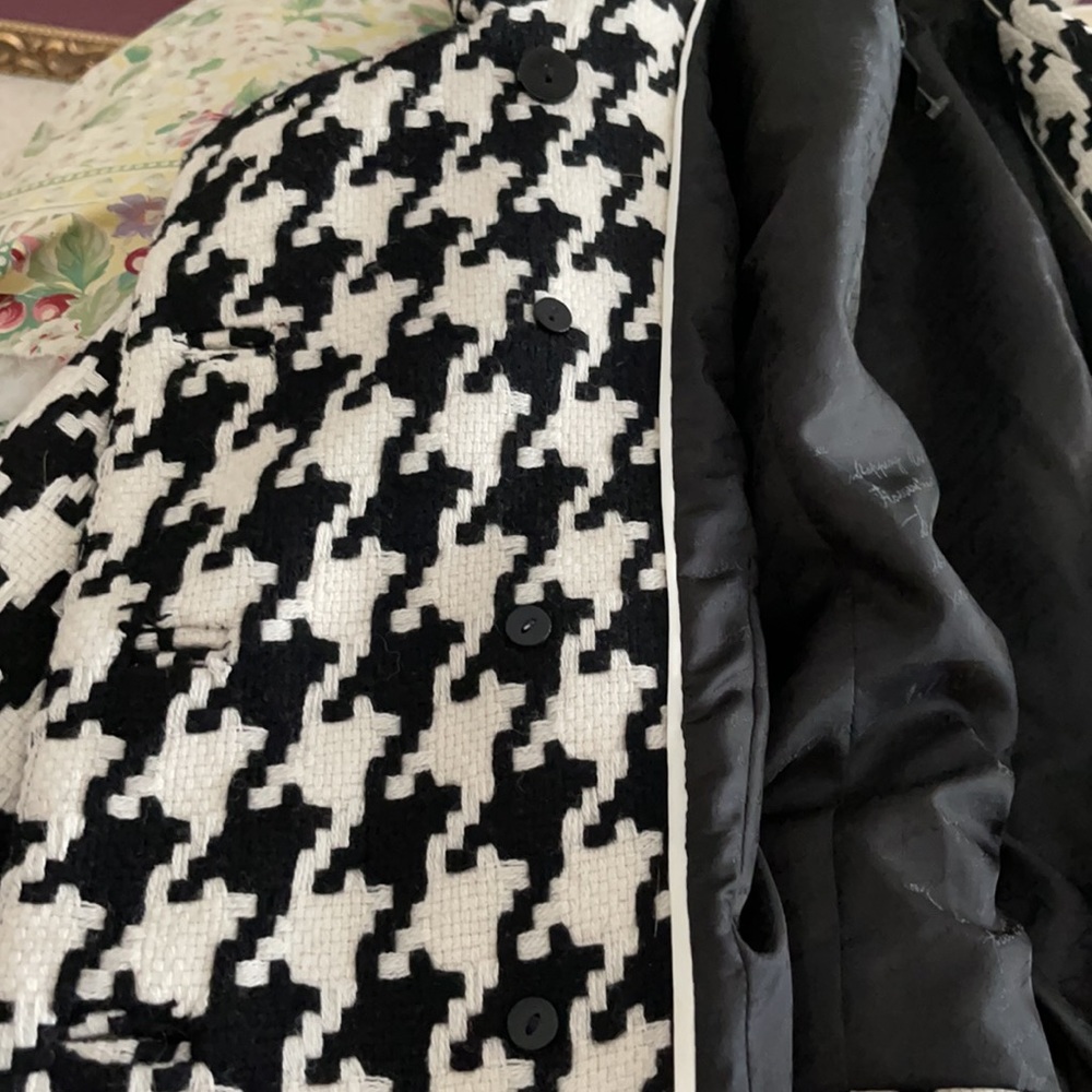 White House Black Market double breasted houndstooth cropped jacket - Picture 8 of 16